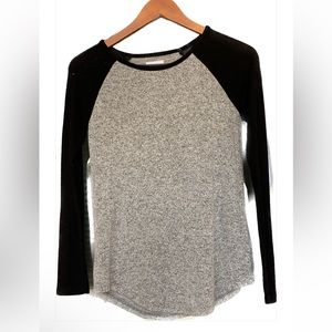 Old Navy girls baseball long sleeve top in black and gray size XL 14